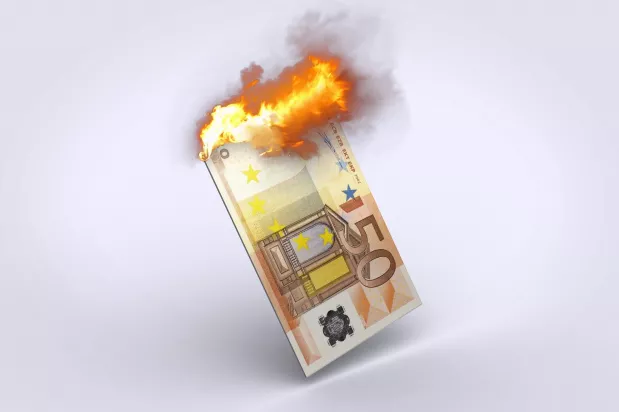 geldschein 50 euro brennt